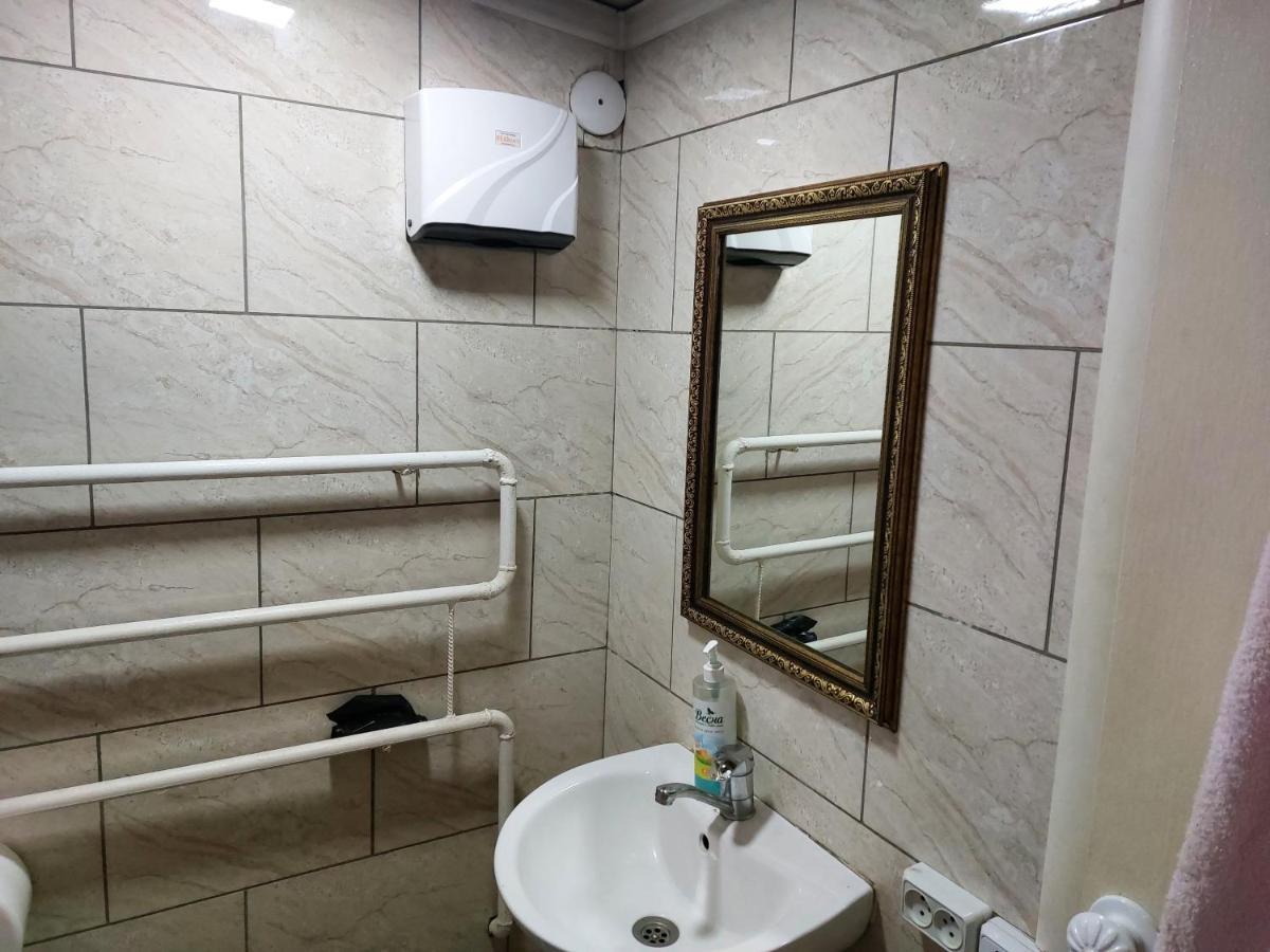 Konok Center Osh Hotel Екстериор снимка