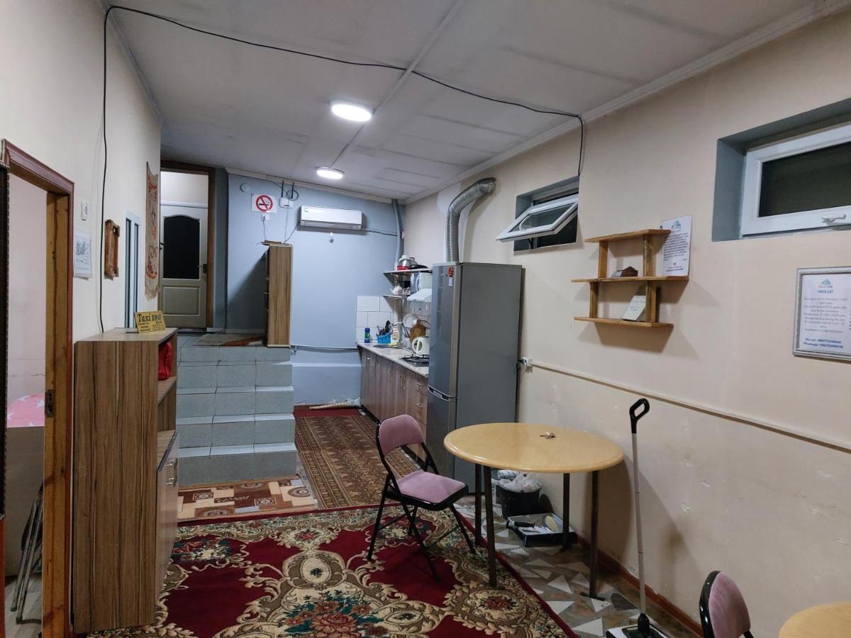 Konok Center Osh Hotel Екстериор снимка