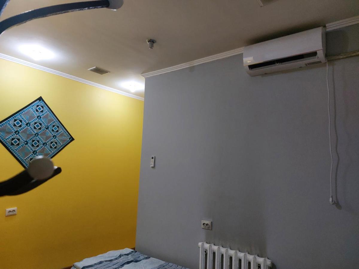 Konok Center Osh Hotel Екстериор снимка