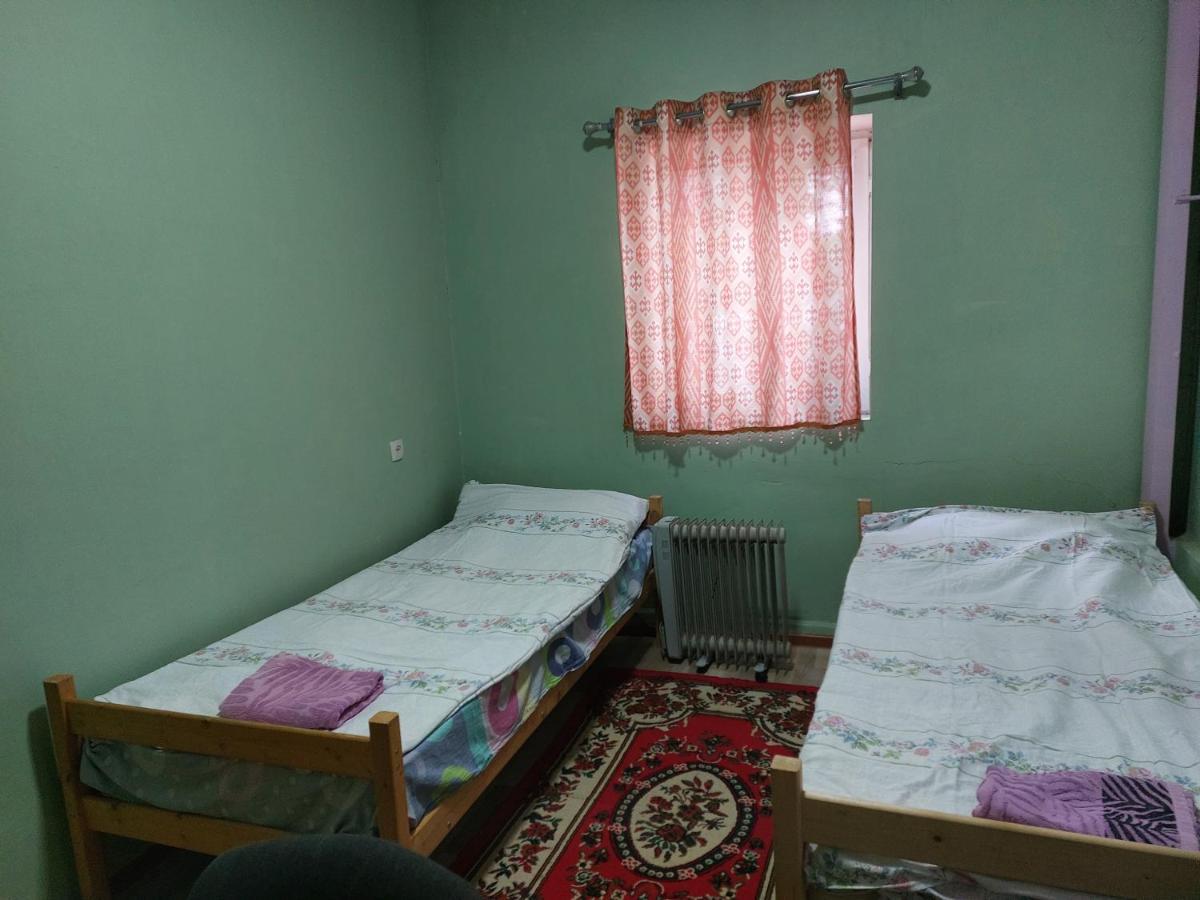 Konok Center Osh Hotel Екстериор снимка