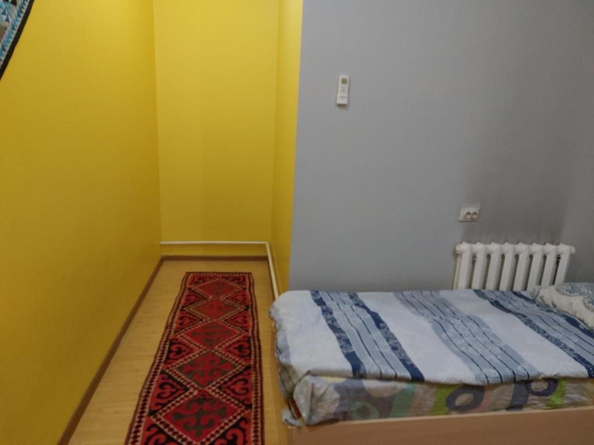 Konok Center Osh Hotel Екстериор снимка