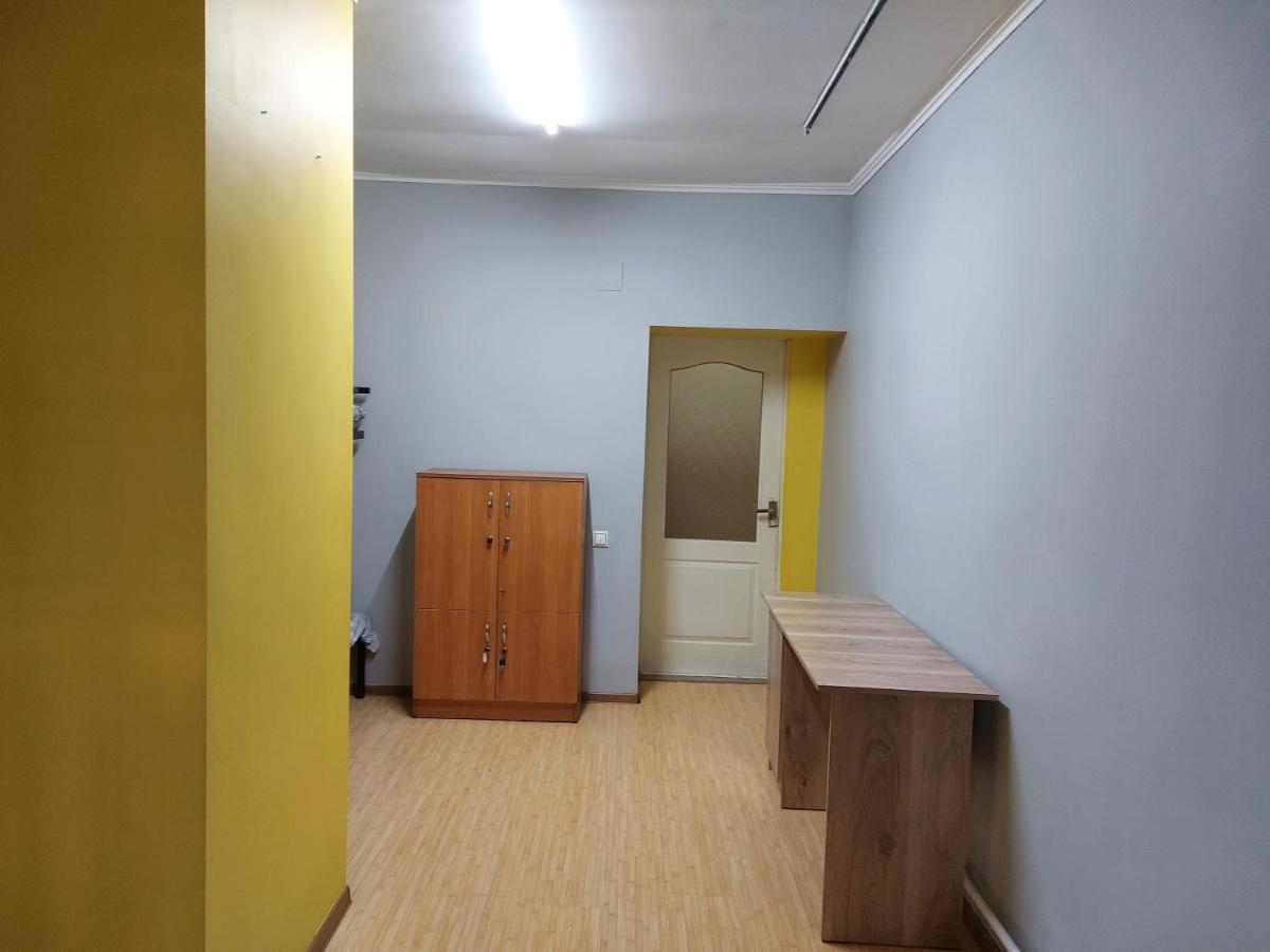 Konok Center Osh Hotel Екстериор снимка