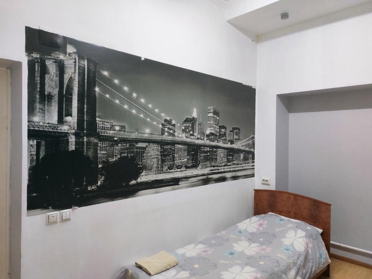 Konok Center Osh Hotel Екстериор снимка